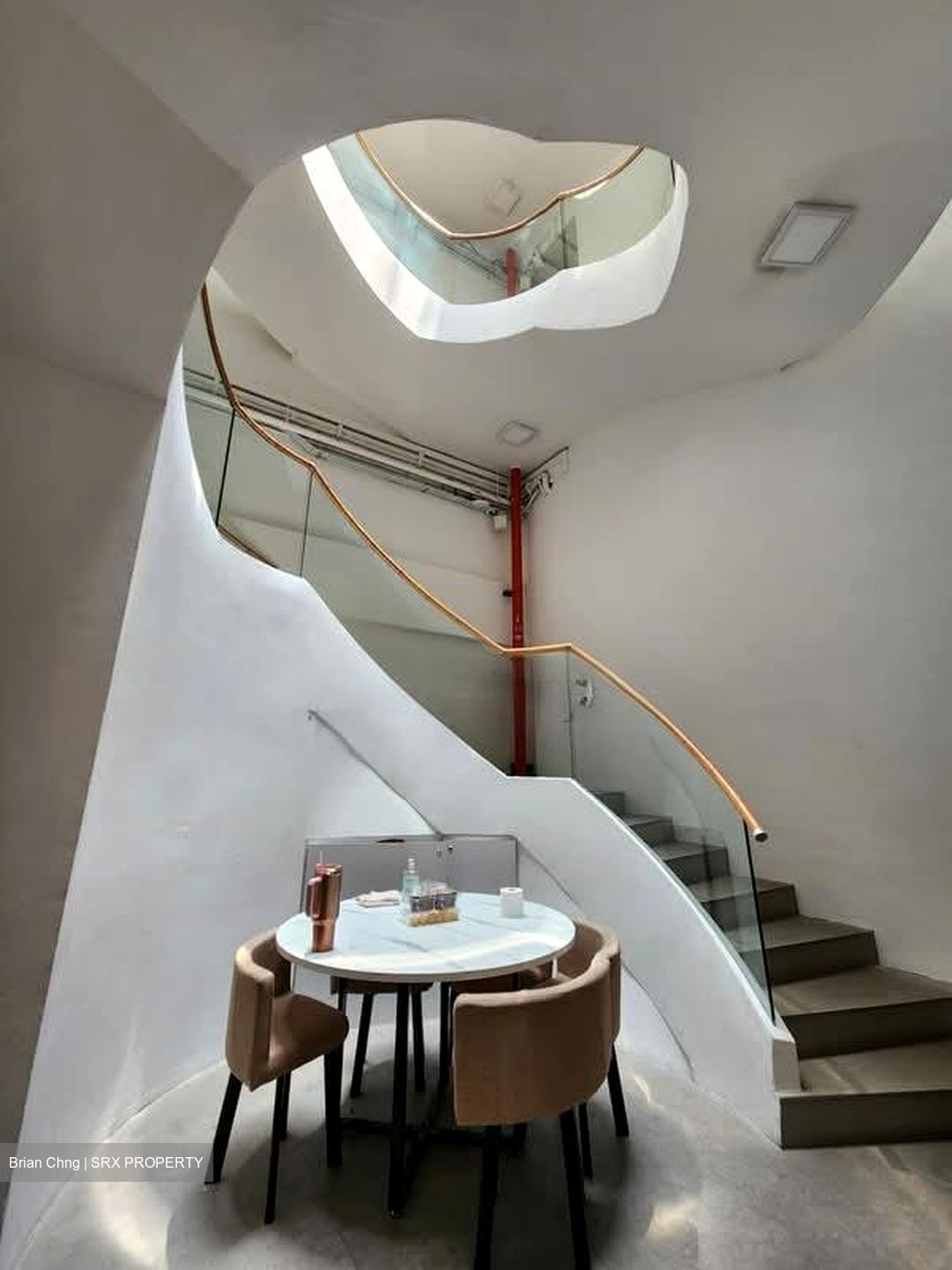 Hongkong Street (D1), Office #555847841